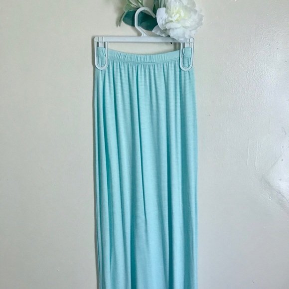 🌿 𝚖𝚒𝚗𝚝𝚢 𝚏𝚛𝚎𝚜𝚑 𝚖𝚊𝚡𝚒 𝚜𝚔𝚒𝚛𝚝 - Picture 2 of 2